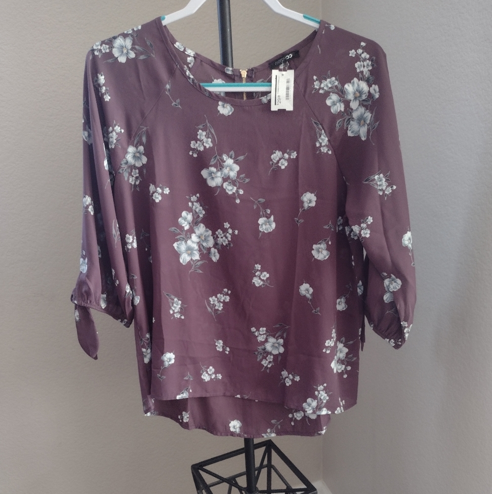 NWT WOMEN'S TUNIC WITH ZIPPER